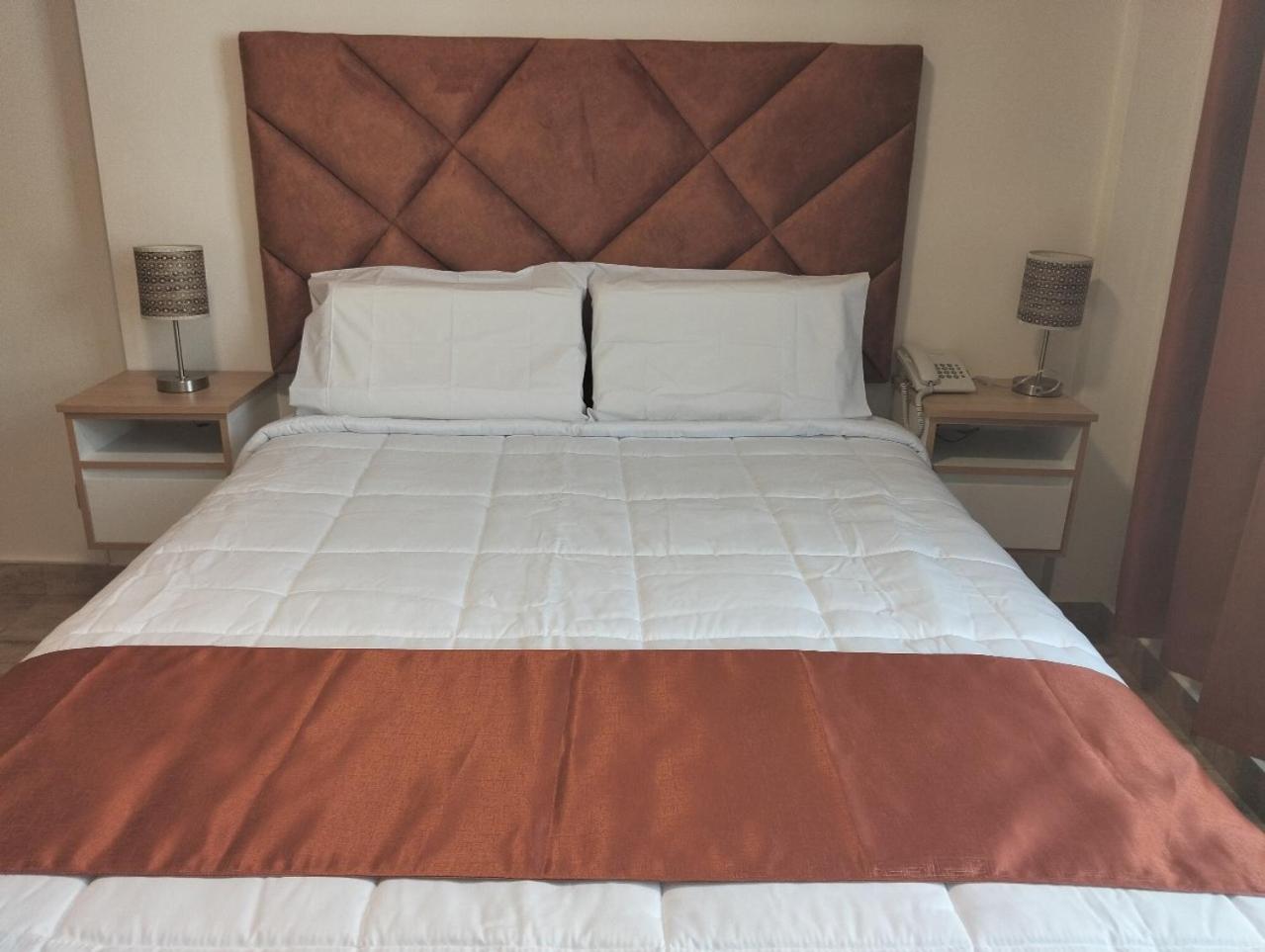 Hotel Soul Mate Inn Lima Luaran gambar